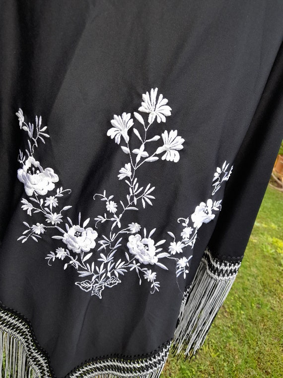Vintage black shawl 60s fantastic flower embroide… - image 5