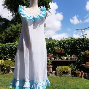 Camicia da notte shabby chic vintage bianca azzurra voilà Sky chic wedding SPOSA Shabby chic nightgown woman immagine 7