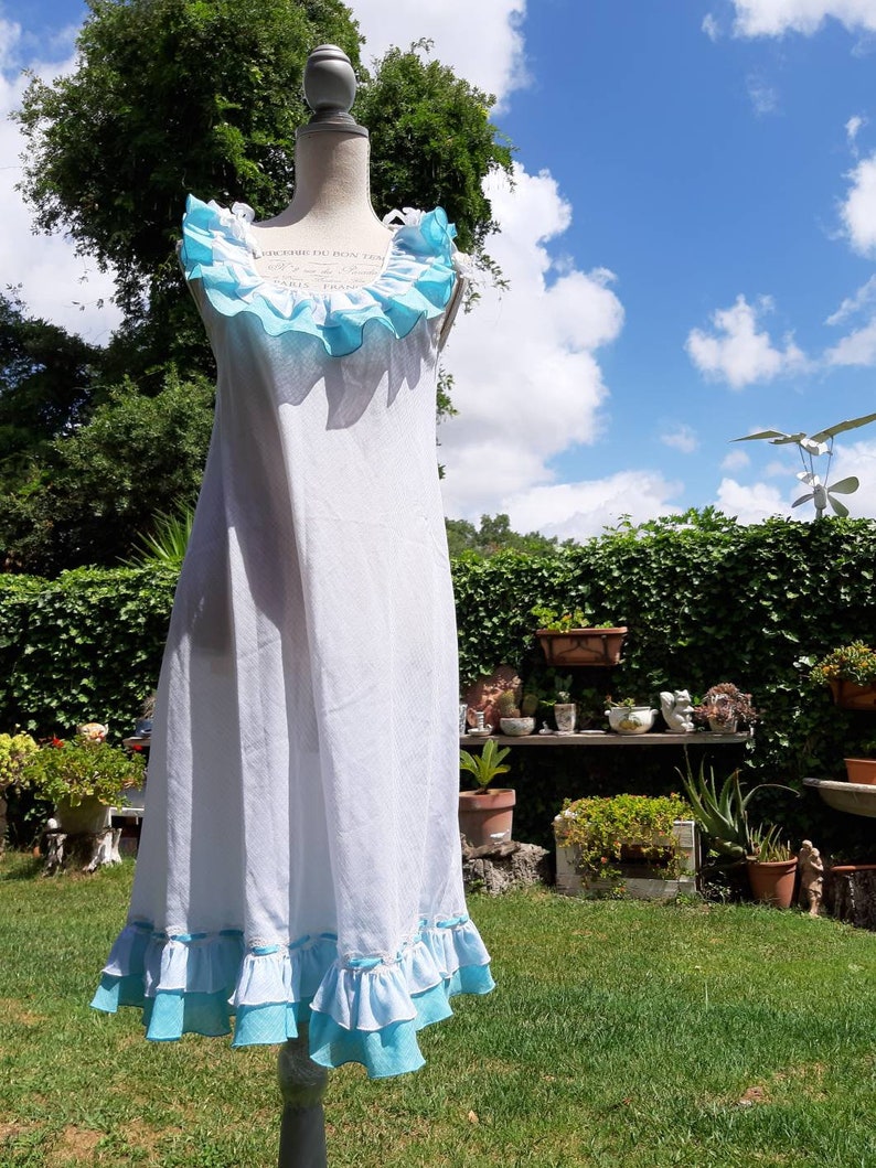 Camicia da notte shabby chic vintage bianca azzurra voilà Sky chic wedding SPOSA Shabby chic nightgown woman immagine 7