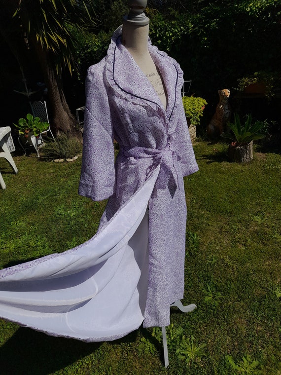 Vintage dressing gown 70s purple floral delicate … - image 3