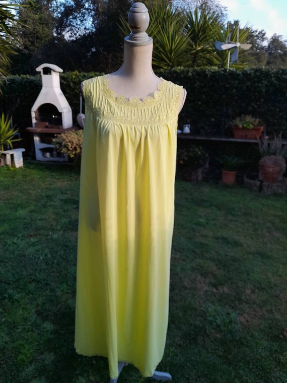 chemise-de-nuit-lingerie-yellow-nightgown-shabby-chic-gem