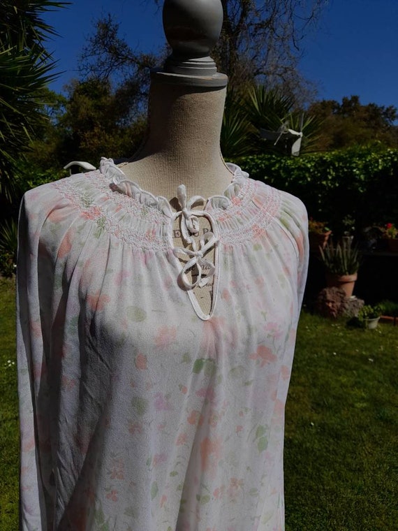 Shabby chic 70s vintage luxury pink floral nightg… - image 5