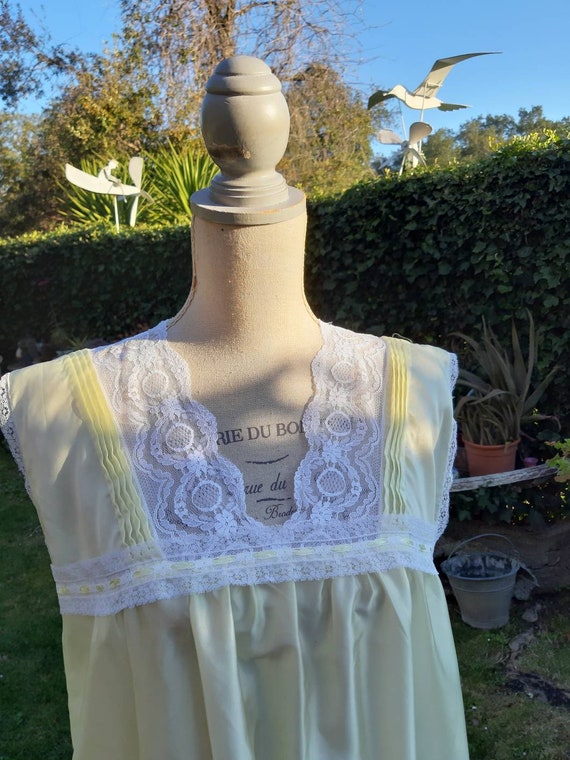 Nightgown 40s bridal shabby chic vintage yellow s… - image 2