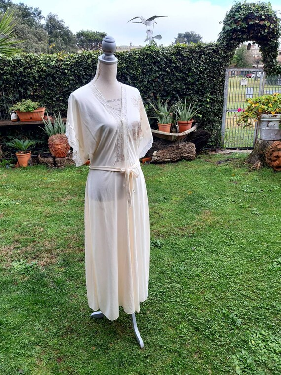 Shabby chic beige nightdress vintage 80s made in … - image 5