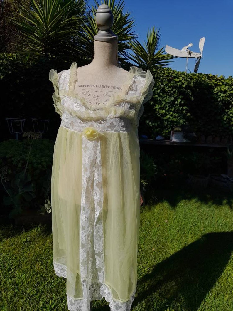 Yellow nightgown vintage 40s Marie Antoinette style nightgown bride wedding shabby chic cloud romantic ITALIAN fashion doll style image 4