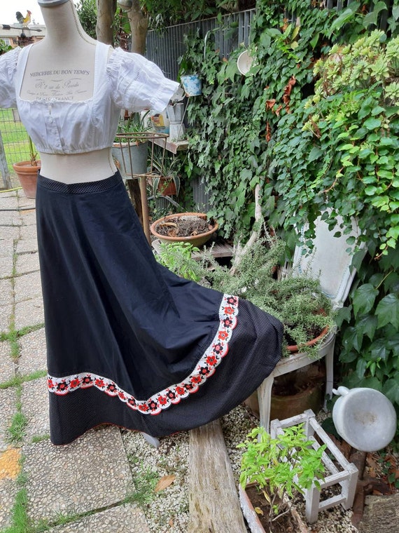 Tyrolean skirt skirt vintage black woman red polx