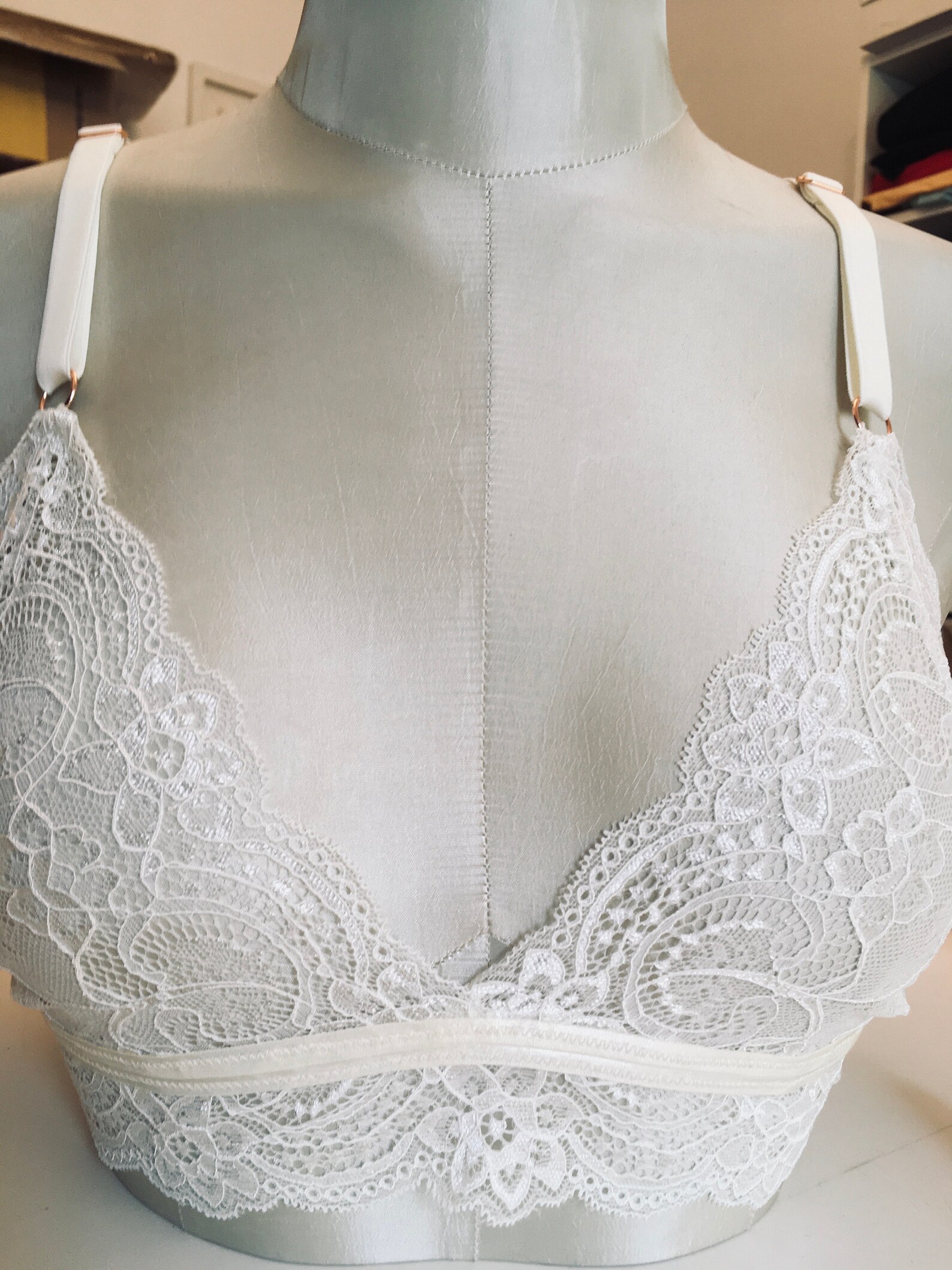 weißer spitzen bh