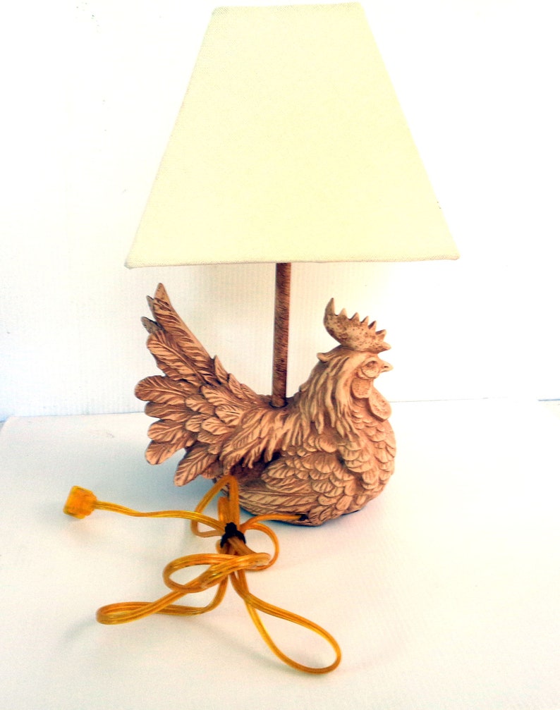 Collectible 1950s Lighting Americana Rustic Home Decor Lamp Shade Vintage Country Kitchen Chicken Hen Rooster Table Lamp with Lampshade