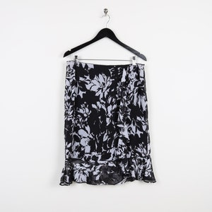 Vintage 90s Convington Ruffle Black & White Floral Print Pattern Ruffle Hem Mini Skirt Feminine Casual Elastic Waist Mini Skirt Size Medium