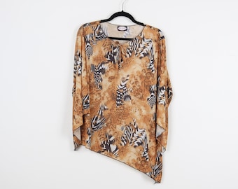 Vintage Y2K Flowy Diagonal Cut Cheetah Leopard Animal Print Pattern Blouse Bell Sleeve Poncho Style Loose Zoey Bet Plus Top Size 2X