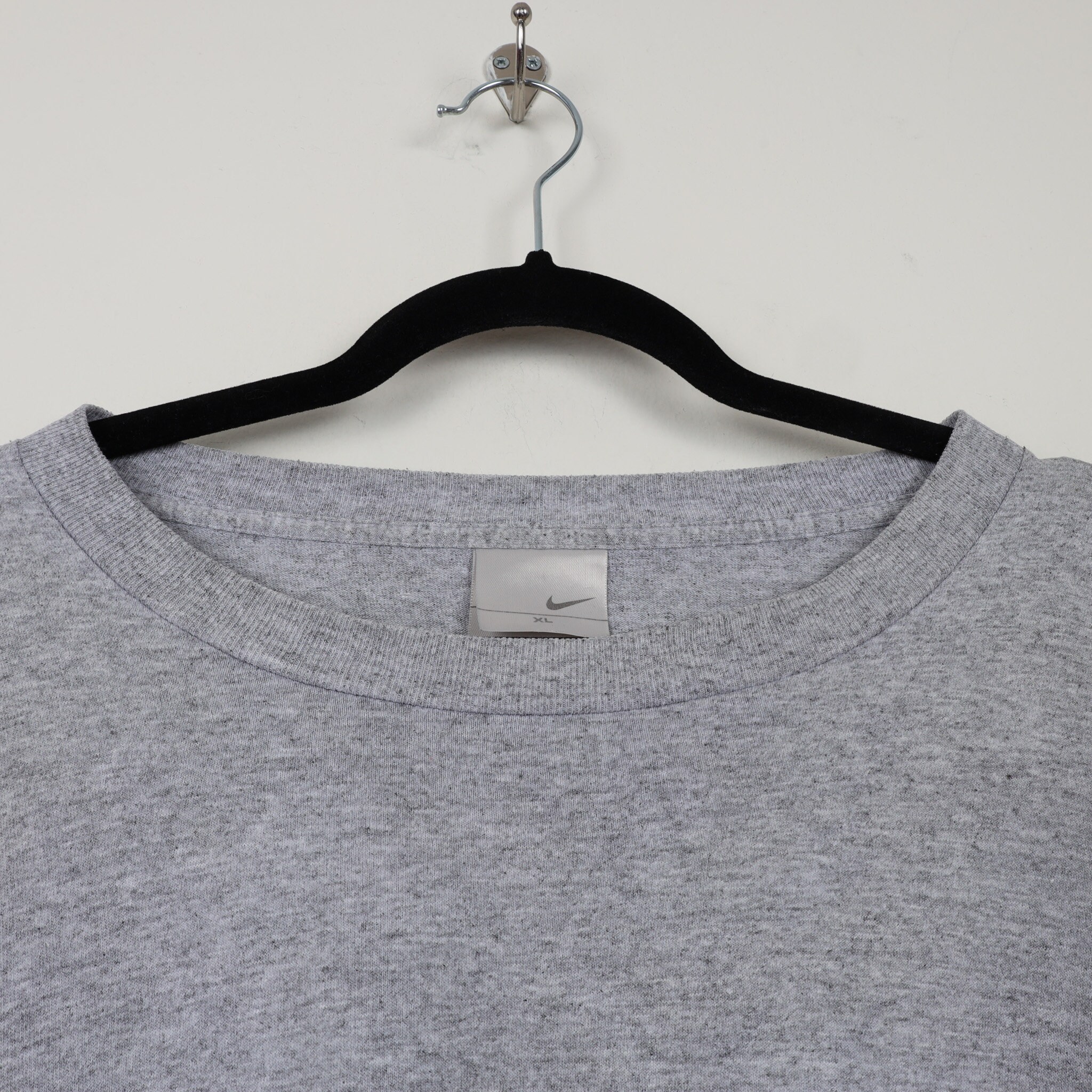 Vintage 90s NIKE Swoosh Logo Silver Tab Gray Graphic Print Tee 