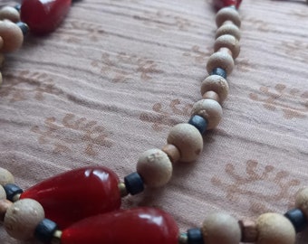 Tibetan &quot;Mala&quot; necklace with red chrystal and wood