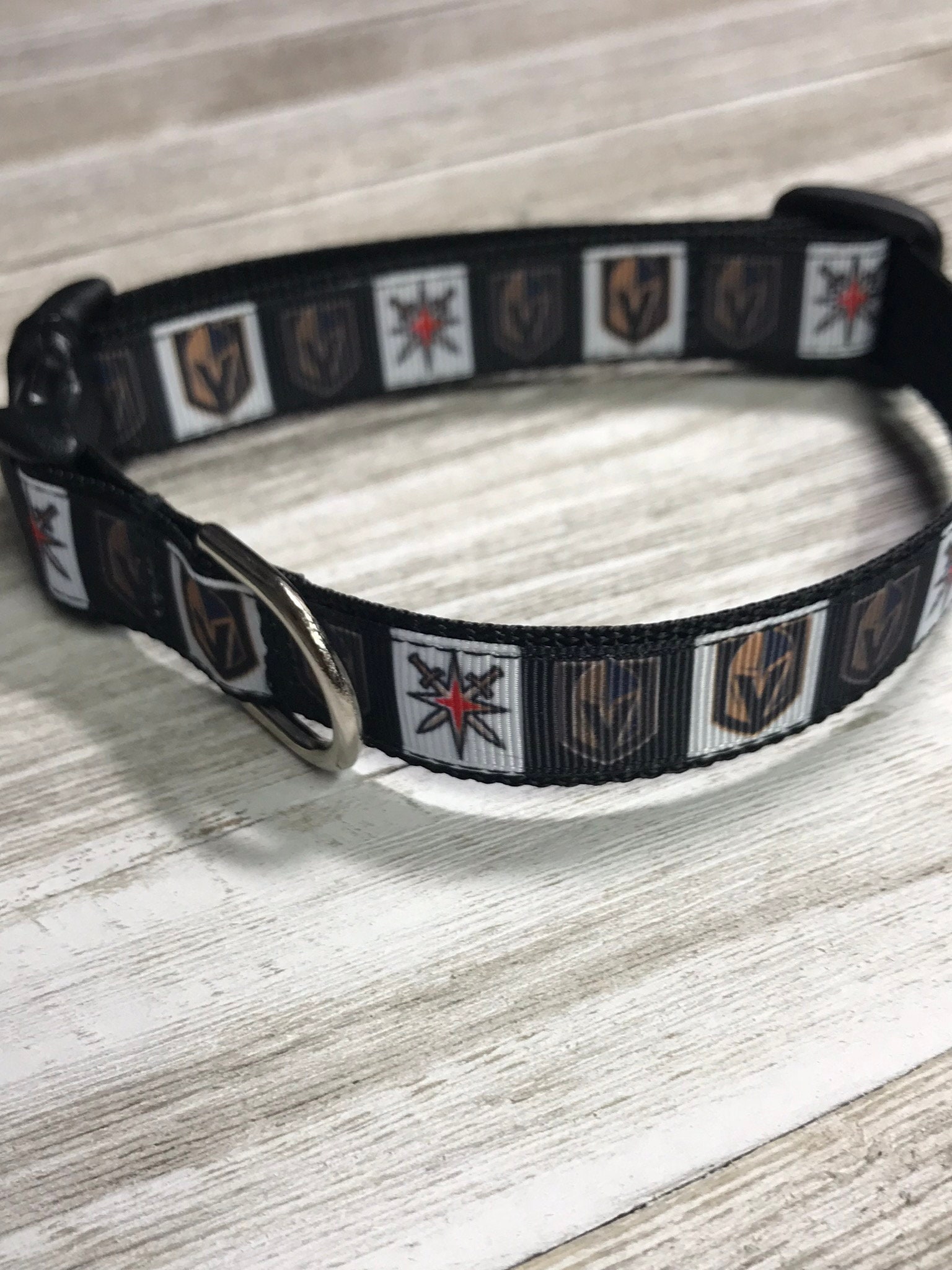  Pets First NHL LAS Vegas Golden Knights Collar for Dogs &  Cats, Small. - Adjustable, Cute & Stylish! The Ultimate Hockey Fan Collar!  : Sports & Outdoors
