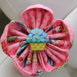 CUPCAKES DESSERTS / Bow Tie, Flower, or Bandana Collar Attachment & Accessory for Dogs and Cats