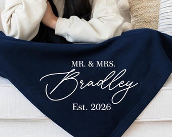 Custom Family Name Blanket, Personalized Wedding Blanket with Last Name, Engagement Wedding Gift for Couple 2nd Anniversary Throw