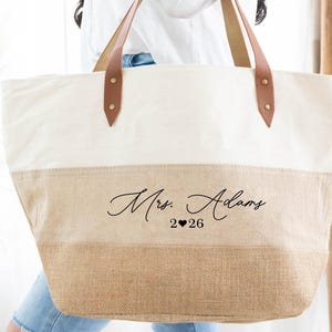 Bride Bag Personalized, Honeymoon Bag, Custom Mrs Beach Bag, Engagement Gift, Bride to Be Tote Bag, Bridal Shower Gift