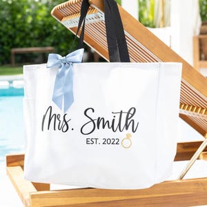 Bride Tote Bag, Engagement Gift, Personalized Bride Bag, Future Mrs Tote, Bride to Be Gift, Bridal Shower Gift for Bride