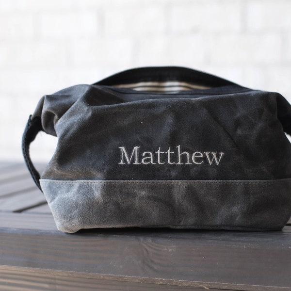 Personalized Groomsmen Dopp Kit, Groomsmen Toiletry Bag Dopp Kit Monogrammed, Groomsmen Gift, Gift for Groomsmen cb001