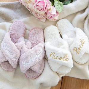 Personalized Slippers, Bride Slippers, Custom Bridesmaid Slippers, Bridal Shower Gift for Bride, Bridesmaids Gifts