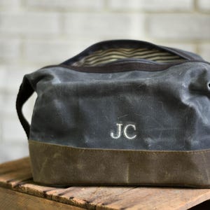 Personalized Groomsmen Dopp Kit, Groomsmen Toiletry Bag Dopp Kit Monogrammed, Groomsmen Gift, Gift for Groomsmen