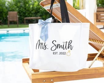 Bride Tote Bag, Engagement Gift, Personalized Bride Bag, Future Mrs Tote, Bride to Be Gift, Bridal Shower Gift for Bride
