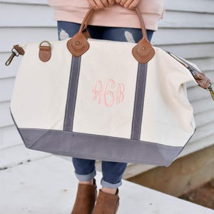 Weekender Bag Women, Personalized Duffle Bag, Canvas Duffle Bag, Bridesmaid Gift, Personalized Gift for Her