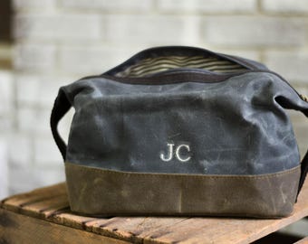 Set of 8 Personalized Groomsmen Dopp Kit, Groomsmen Toiletry Bag Dopp Kit Monogrammed, Groomsmen Gift, Gift for Groomsmen