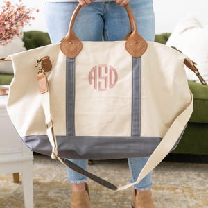Weekender Bag Women, Personalized Duffle Bag, Canvas Duffle Bag, Bridesmaid Gift, Personalized Gifts for Her