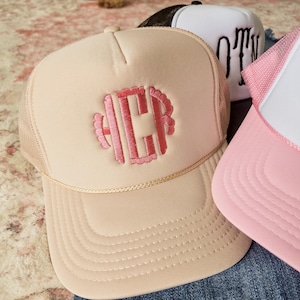 Monogram Trucker Hat, Custom Trucker Hat for Women, Cute Trucker Hat Bild 4