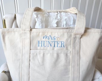 Bride Tote Bag Personalized, Honeymoon Beach Bag, Custom Canvas Tote Bag Embroidered, Bridal Tote, Engagement Gift for Bride to Be