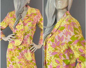 Global Inspiration Paris | 1960s Skirt Suit | Flower Power Suit