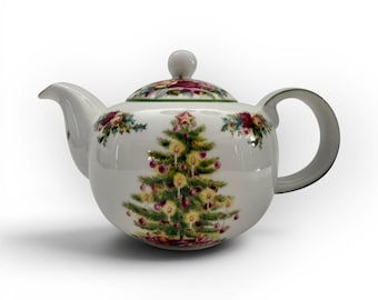 Tetera navideña vintage Royal Albert Old Country Roses (1998) – Diseño de árbol de Navidad, porcelana fina.