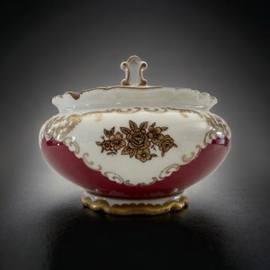 Beautiful Vintage Reichenbach Porcelain Covered Candy Dish Trinket Box Bonbonniere