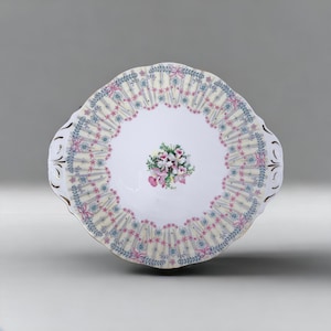 Lovely Queen Anne &quot;Royal Bridal Gown&quot; Tabbed Cake Plate