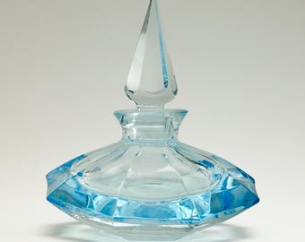 Butelka na perfumy w stylu boho w kolorze lodowego błękitu z korkiem iglicowym | Geometryczna butelka toaletowa w stylu art déco | Fasetowana dekoracja z czeskiego szkła