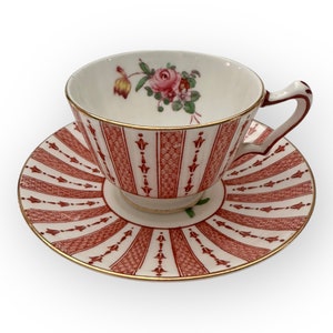 Beautiful Crown Staffordshire Bone China Tea Cup & Saucer Teacup