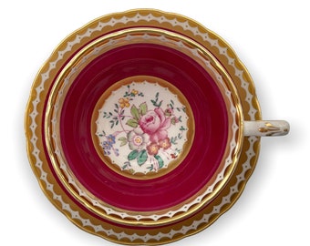 Beautiful  Grosvenor Tea Cup and Saucer Flowers