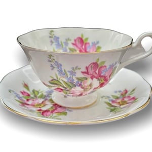 Beautiful Royal Albert China Tea cup and Saucer Teacup Set