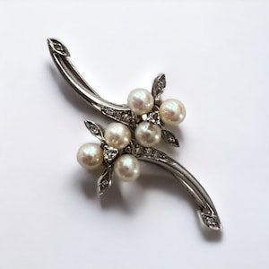 Beautiful 1930’s 14K White Gold Brooch Featuring 6 Akoya Pearls and 13 Small Diamonds