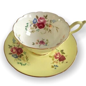 Juego de taza y platillo de té chino Foley con diseño de cerebro E amarillo
