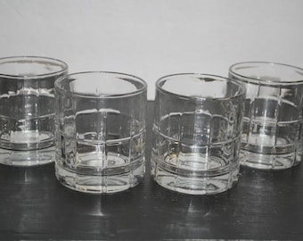 Conjunto de 4 copos de vidro vintage Anchor Hocking Tartan Manchester para suco — Copos para suco e bebidas Old Fashioned • Utensílios de bar com estampa xadrez prensada
