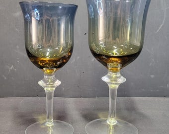 Par sällsynta Denby Aurora blå bärnstensfärgade glas 7,75" vatten och 7" vin handblåsta Sverige dricksglas med fot