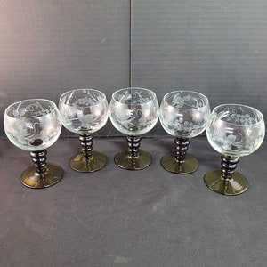 wine glasses glasses Round Up Dusty Rose Set of 2 Red wine glasses main image 1
