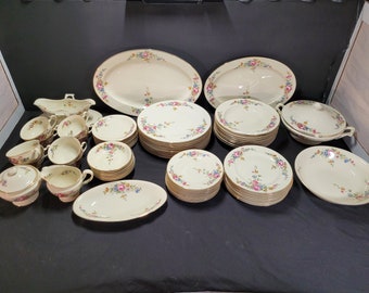 Vintage Hutschenreuther Selb Bavaria China Set (HUT401) – 64 Piece