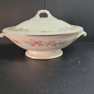 VTG Homer Laughlin &quot;Cashmere&quot; Eggshell Georgian Oval Covered Vegetable Dish