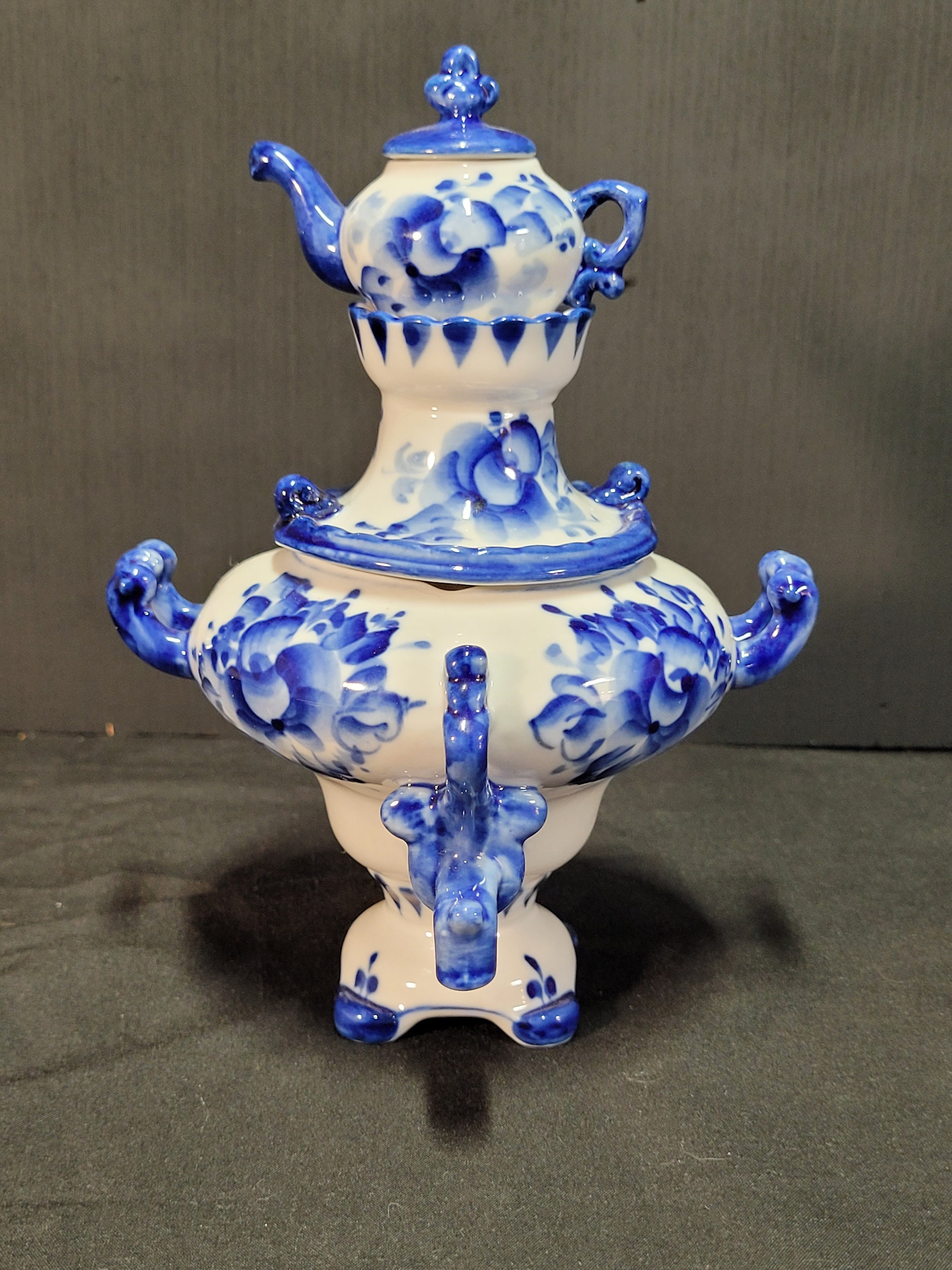 Assiette Souvenir Vintage En Métal Doré Rose 1973 - Kremlin De Moscou, Russie