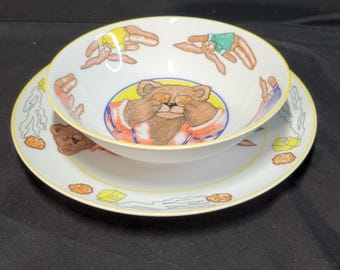 Zestaw talerzy i misek Vintage Sigma Tastesetter „Bearly Awake”, projekt Dennisa Kyte'a, wyprodukowany w Japonii, fantazyjne naczynia śniadaniowe z misiem