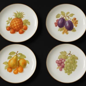 Set of 4 Vintage Schumann Arzberg Bavaria Fruit Plates – Fine Porcelain Dessert Plates with Gold Rim