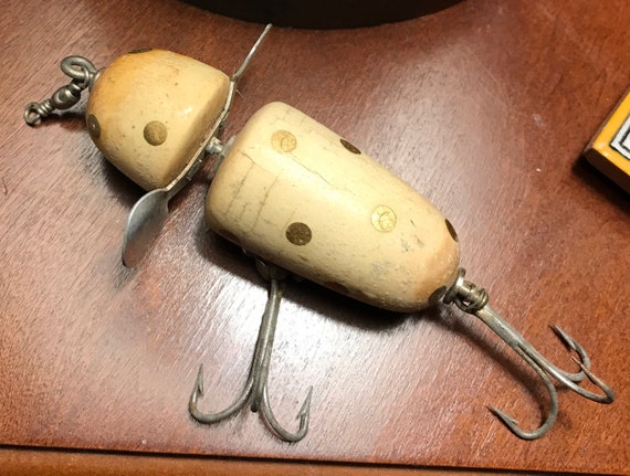 Pflueger No. 3770 Luminous Gold Fishing Lure With Box. Vintage. Beautiful.  Free Shipping. 