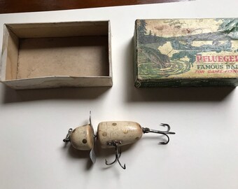 Pflueger No. 3770 Luminous Gold Fishing Lure with Box. Vintage. Beautiful. Free shipping.